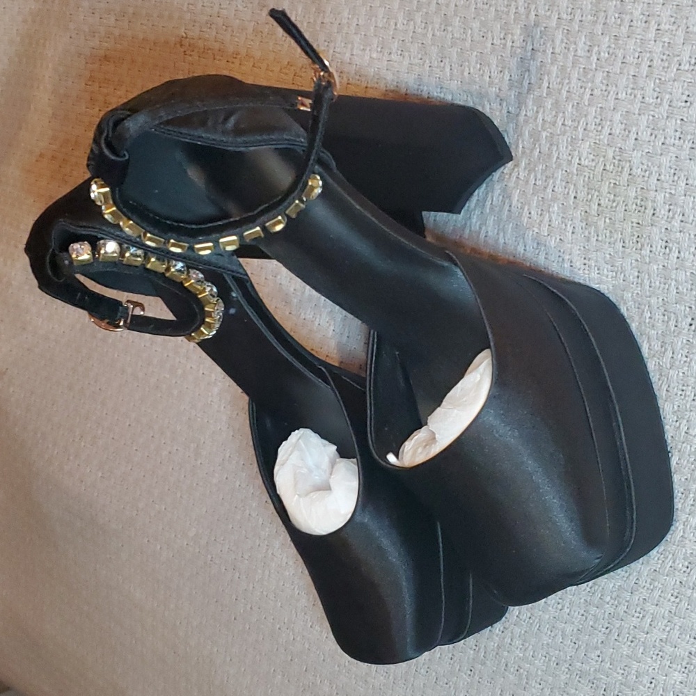 Saten Platform Pumps